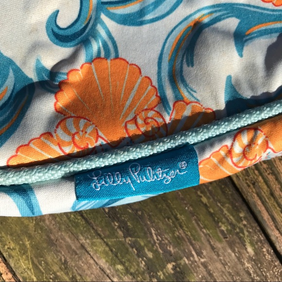 Lilly Pulitzer Laptop Tote in Do the Wave Print - Picture 7 of 12